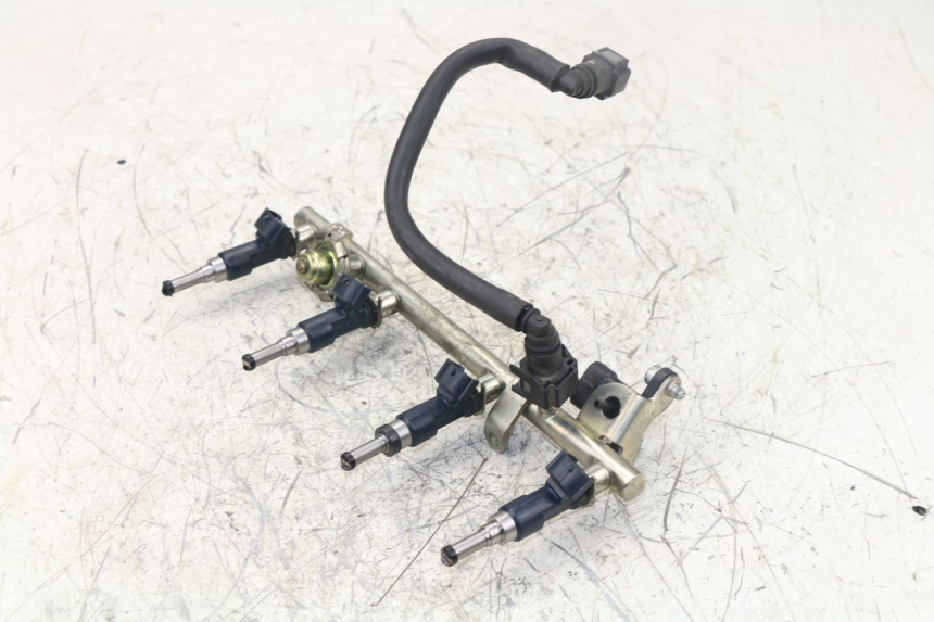 photo de INYECTOR YAMAHA FZ1 FAZER 1000 (2007 - 2009) - Otra perspectiva