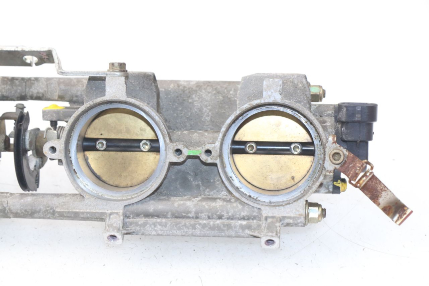 photo de INYECCION MV AGUSTA BRUTALE R WALLY 910 (2008 - 2008) - Primer plano técnico