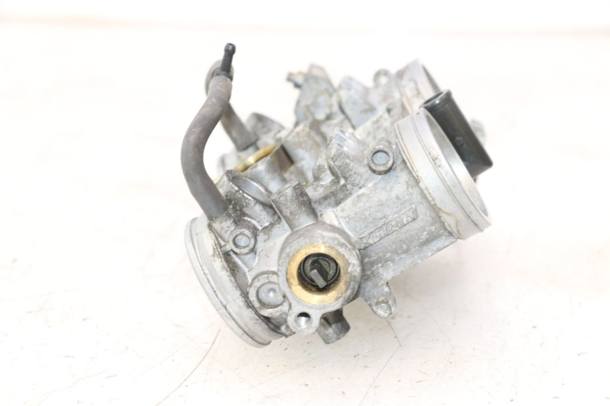 photo de INYECCION SUZUKI BURGMAN EXECUTIVE ABS 650 (2006 - 2012) - Primer plano técnico