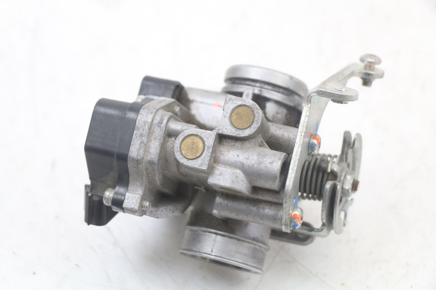 photo de INYECCIÓN YAMAHA BW'S BWS 125 (2010 - 2013) - Detalles de los puntos de fijación