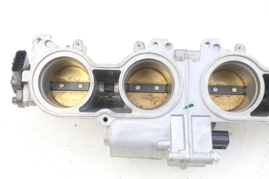 photo de INYECCIÓN HONDA CB R 1000 (2018 - 2023) - Enfoque en la estructura