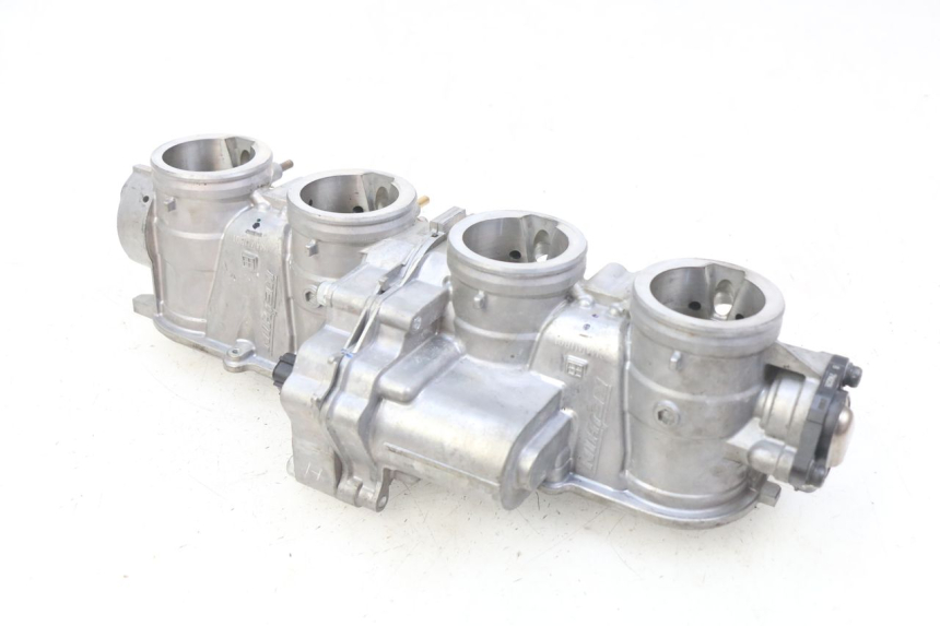 photo de INYECCIÓN HONDA CB R 1000 (2018 - 2023) - Otra perspectiva