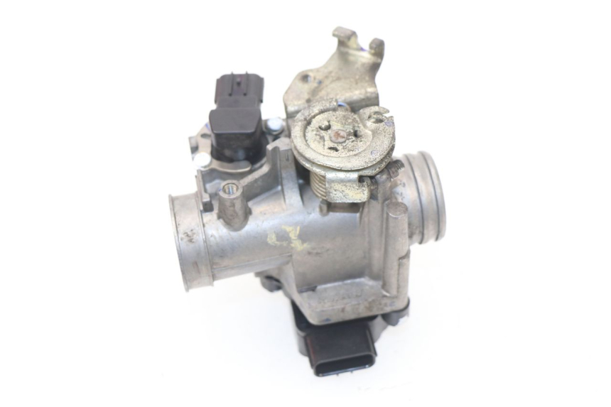 photo de INYECCION HONDA CBF 125 (2009 - 2015) - Primer plano técnico