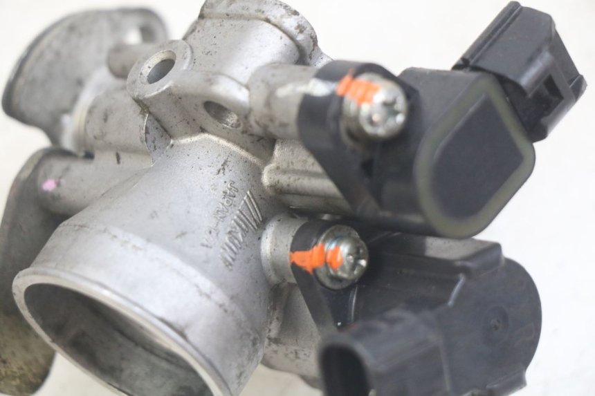 photo de INYECCIÓN PEUGEOT DJANGO 4T 50 (2014 - 2019) - Detalle de la pieza