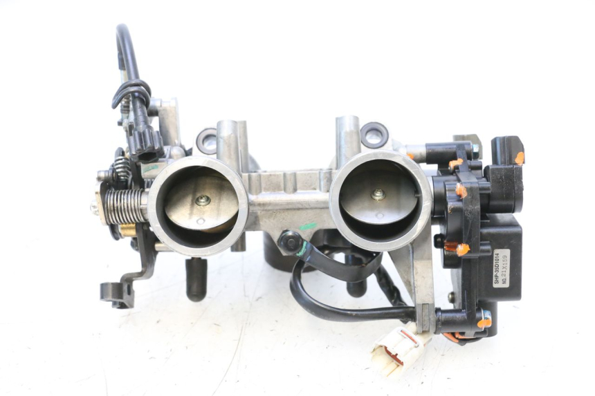 photo de INYECCION KAWASAKI ER-6 ER6 F ABS 650 (2012 - 2016) - Detalles de los puntos de fijación