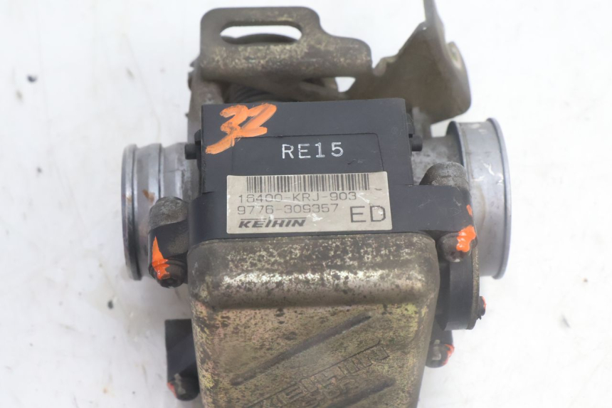 photo de INYECCION HONDA FES PANTHEON 125 (2003 - 2007) - Estado de la superficie y material