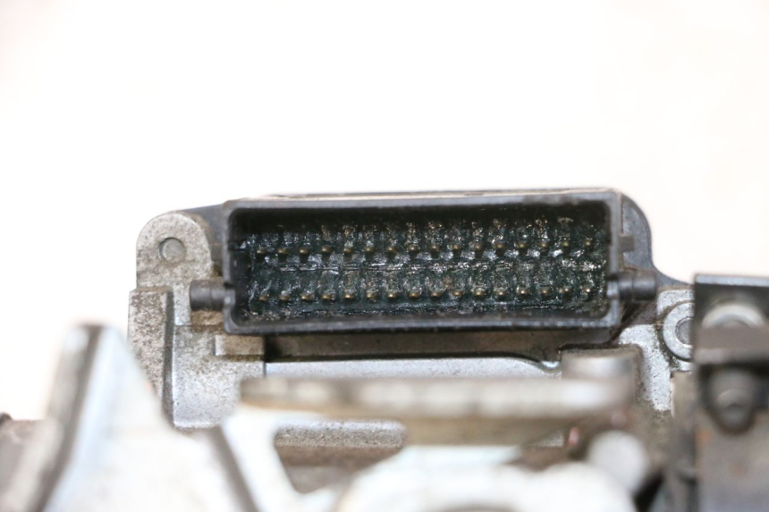 photo de INYECCIÓN HONDA FES S-WING SWING ABS 125 (2007 - 2015) - Otra vista del artículo