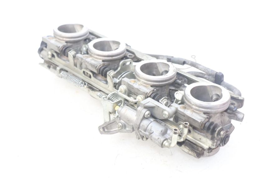 photo de INYECCIÓN YAMAHA FJR ABS 1300 (2006 - 2012) - Primer plano técnico