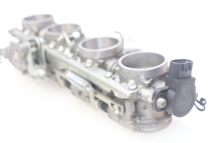 photo de INYECCIÓN YAMAHA FJR ABS 1300 (2006 - 2012) - Detalles de los puntos de fijación