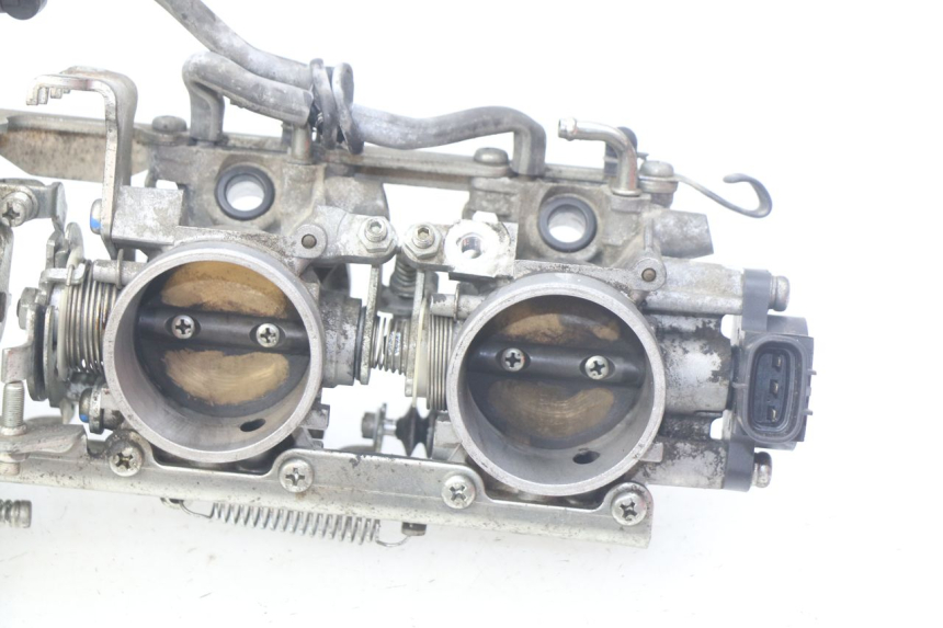 photo de INYECCIÓN YAMAHA FJR ABS 1300 (2006 - 2012) - Estado de la superficie y material