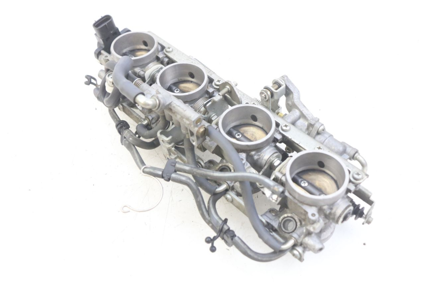 photo de INYECCIÓN YAMAHA FJR ABS 1300 (2006 - 2012) - Detalles de los puntos de fijación