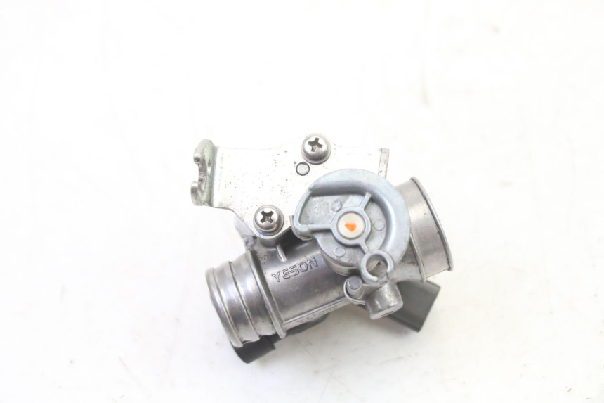 photo de INYECCION VENESI FLY RETRO 4T 50 (2020 - 2025) - Primer plano técnico