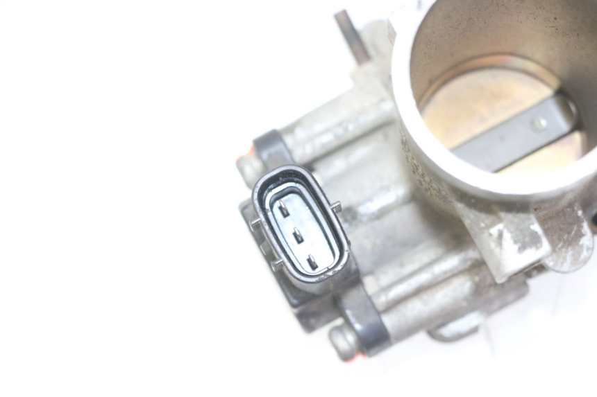 photo de INYECCION YAMAHA FZ6 N FAZER 600 (2004 - 2006) - Primer plano técnico