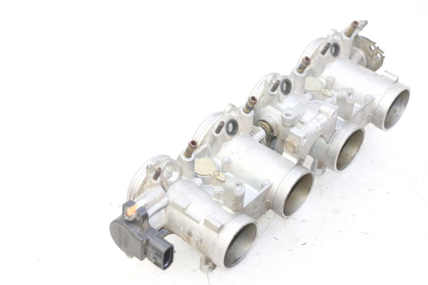 photo de INYECCION YAMAHA FZ6 N FAZER 600 (2004 - 2006) - Vista general del producto