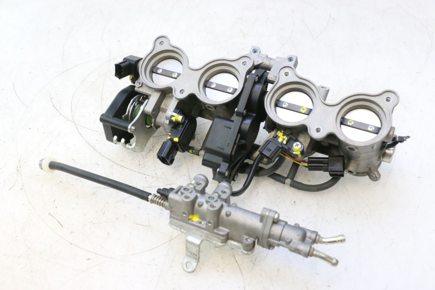photo de INYECCION YAMAHA FZ8 800 (2010 - 2016) - Vista principal