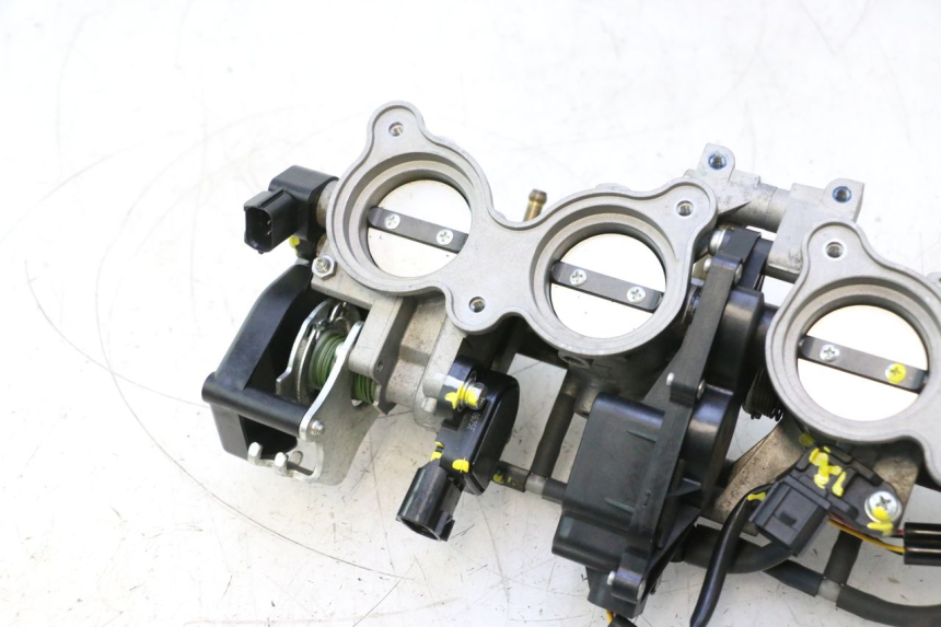 photo de INYECCION YAMAHA FZ8 800 (2010 - 2016) - Detalle de la pieza