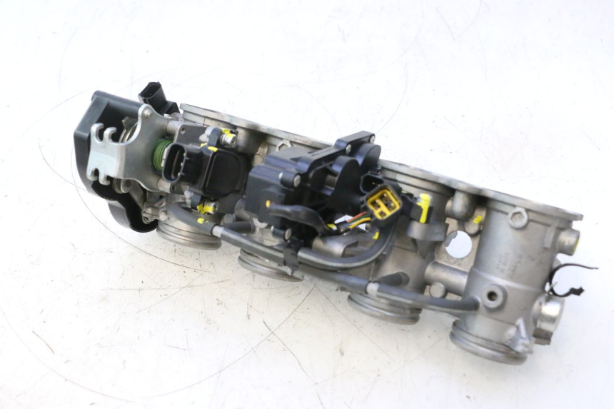 photo de INYECCION YAMAHA FZ8 800 (2010 - 2016) - Características distintivas