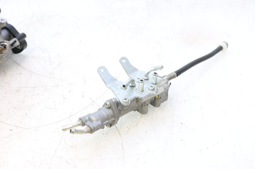 photo de INYECCION YAMAHA FZ8 800 (2010 - 2016) - Enfoque en la estructura