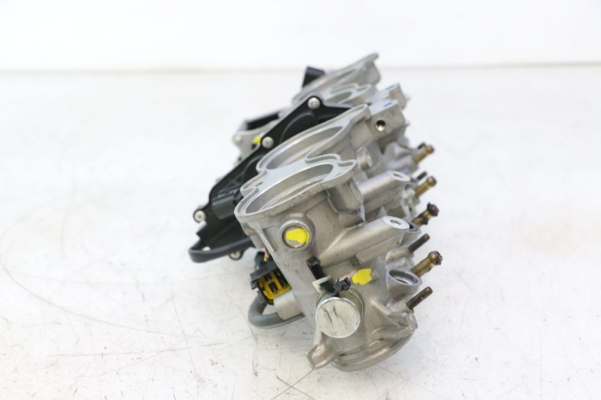 photo de INYECCION YAMAHA FZ8 800 (2010 - 2016) - Otra perspectiva