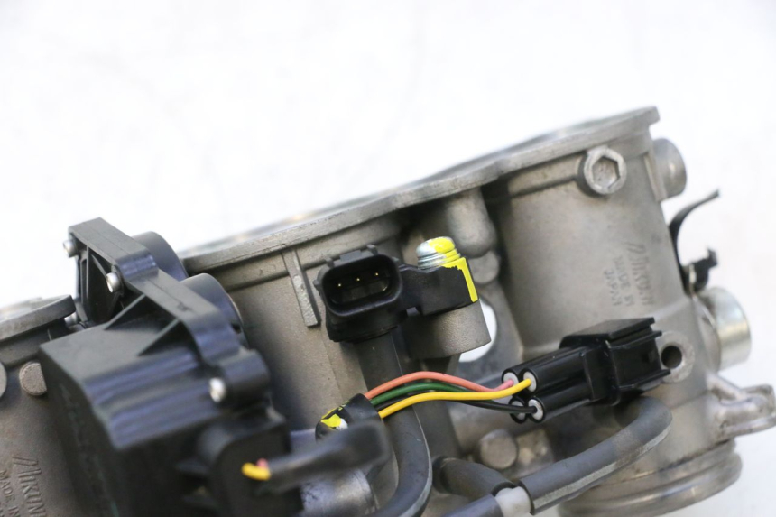 photo de INYECCION YAMAHA FZ8 800 (2010 - 2016) - Estado de la superficie y material