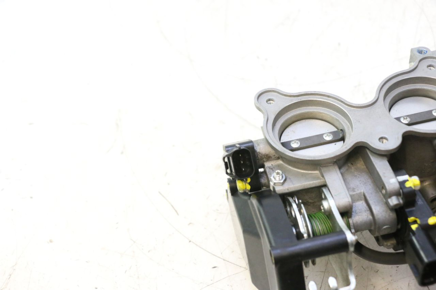 photo de INYECCION YAMAHA FZ8 800 (2010 - 2016) - Marcados y referencias originales