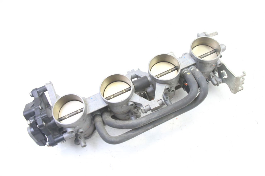 photo de INYECCION SUZUKI GSR 750 (2011 - 2017) - Detalles de los puntos de fijación