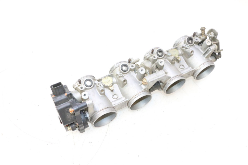 photo de INYECCION SUZUKI GSR 600 (2005 - 2012) - Detalles de los puntos de fijación