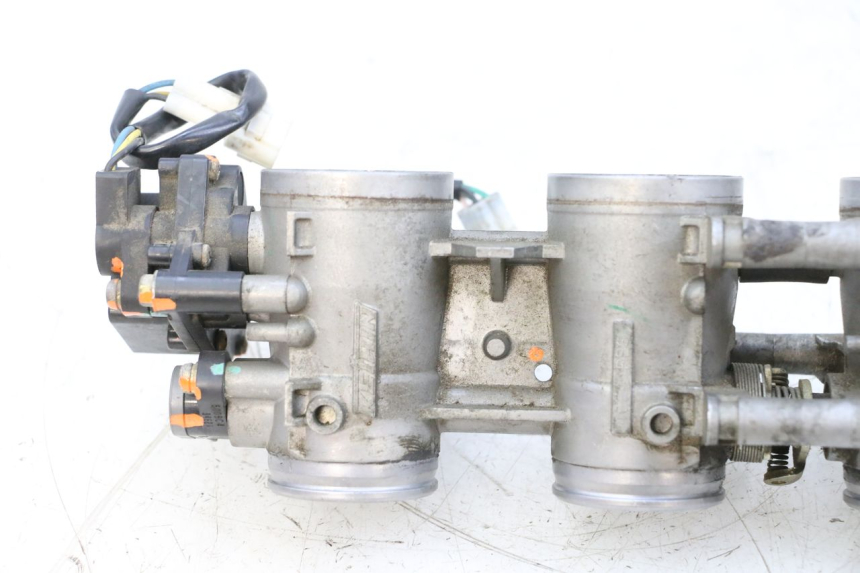 photo de INYECCION SUZUKI GSXR GSX-R 1000 (2003 - 2004) - Detalles de los puntos de fijación