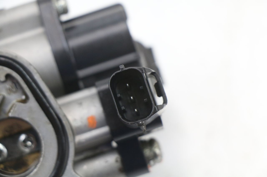 photo de INYECCIÓN PEUGEOT KISBEE 4T 50 (2018 - 2022) - Detalle de la pieza