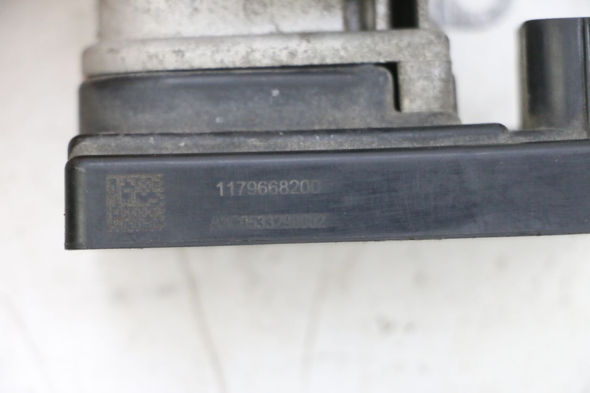 photo de INYECCIÓN PEUGEOT KISBEE 4T 50 (2018 - 2022) - Detalle de la pieza