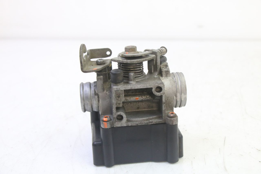 photo de INYECCION KYMCO LIKE 4T 50 (2019 - 2025) - Primer plano técnico