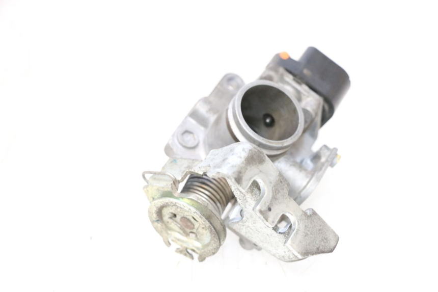 photo de INYECCION HONDA PCX (JF57/JF64) 125 (2014 - 2018) - Otra perspectiva