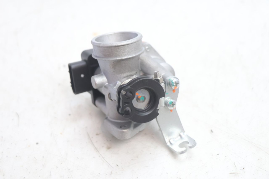 photo de INYECCION JM MOTORS R-MAX TECH 50 (2024 - 2026) - Detalles de los puntos de fijación