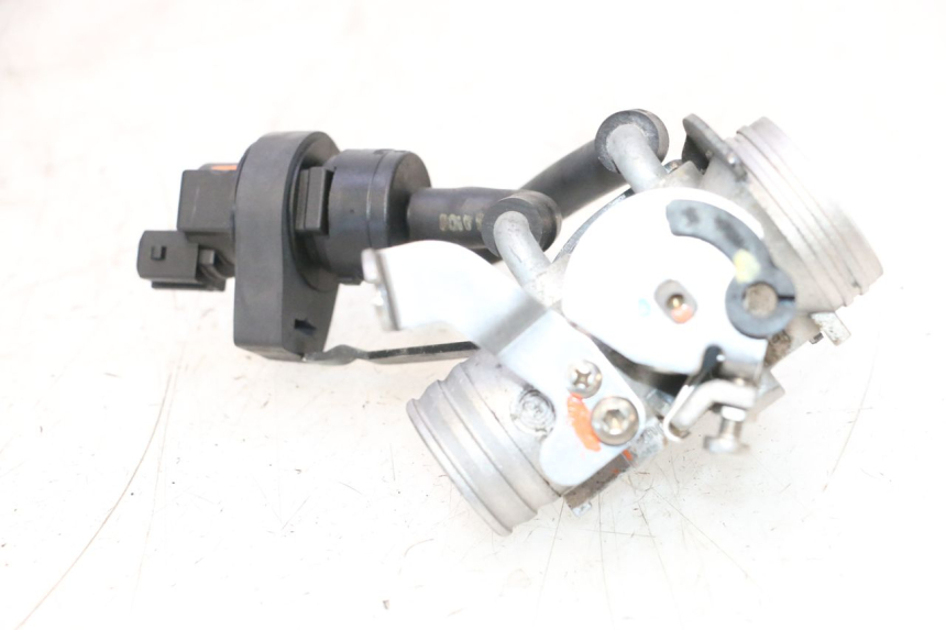 photo de INYECCION PEUGEOT SATELIS COMPRESSOR K15 125 (2006 - 2009) - Estado de la superficie y material