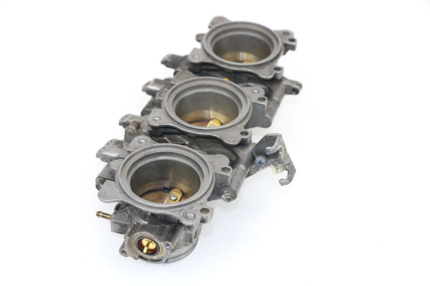 photo de INYECCION TRIUMPH STREET TRIPLE 675 (2007 - 2012) - Detalle de la pieza