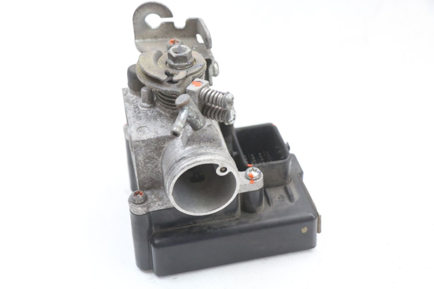 photo de INYECCION KYMCO SUPER 8 4T 50 (2021 - 2024) - Primer plano técnico