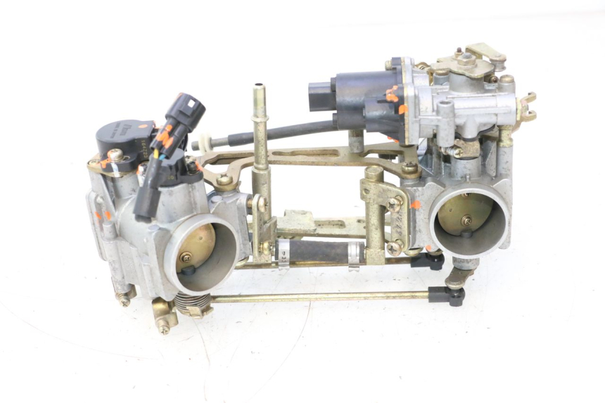 photo de INYECCION SUZUKI SV S 650 (2003 - 2009) - Detalles de los puntos de fijación