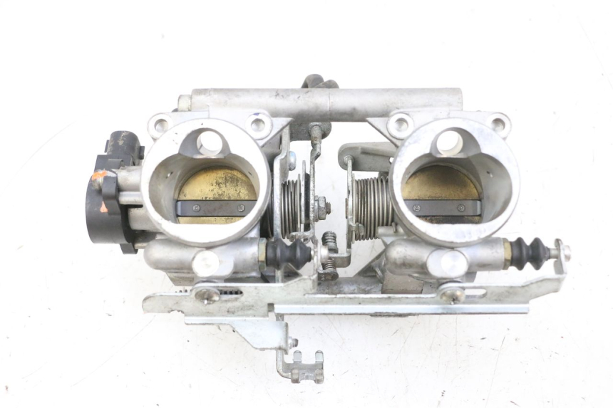 photo de INYECCION YAMAHA TDM ABS 900 (2002 - 2014) - Zoom sobre los componentes