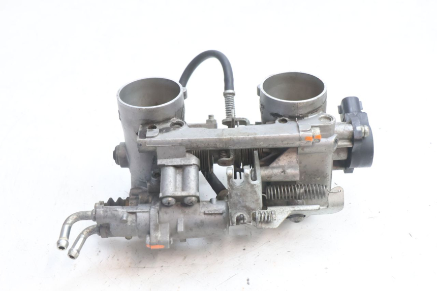 photo de INYECCION YAMAHA TDM ABS 900 (2002 - 2014) - Primer plano técnico