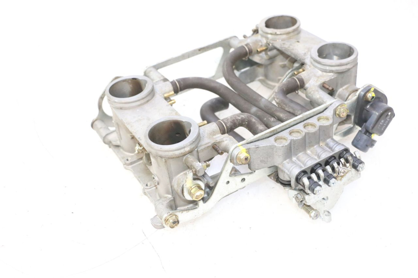 photo de INYECCIÓN HONDA VFR FI RC46 800 (1998 - 2001) - Zoom sobre los componentes