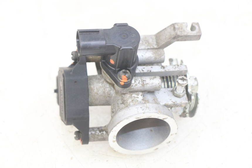 photo de INYECCIÓN DAELIM VJ ROADWIN FI 125 (2008 - 2017) - Primer plano técnico