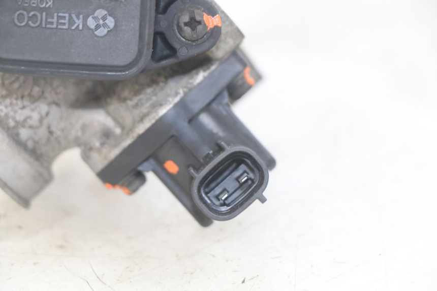 photo de INYECCIÓN DAELIM VJ ROADWIN FI 125 (2008 - 2017) - Detalles de los puntos de fijación