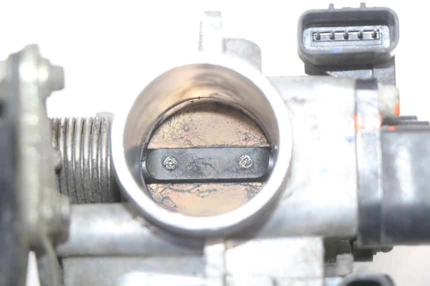 photo de INYECCIÓN YAMAHA XMAX X-MAX ABS 125 (2017 - 2020) - Primer plano técnico