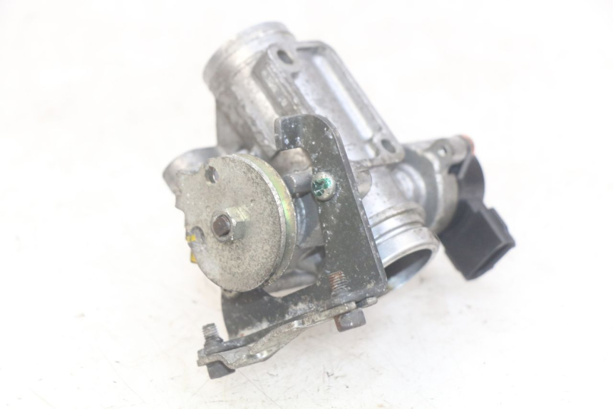 photo de INYECCIÓN YAMAHA XMAX X-MAX 125 (2006 - 2009) - Primer plano técnico