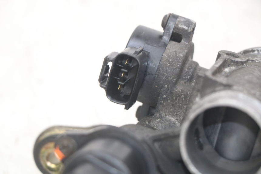 photo de INYECCIÓN YAMAHA X-MAX XMAX 250 (2006 - 2009) - Detalles de los puntos de fijación