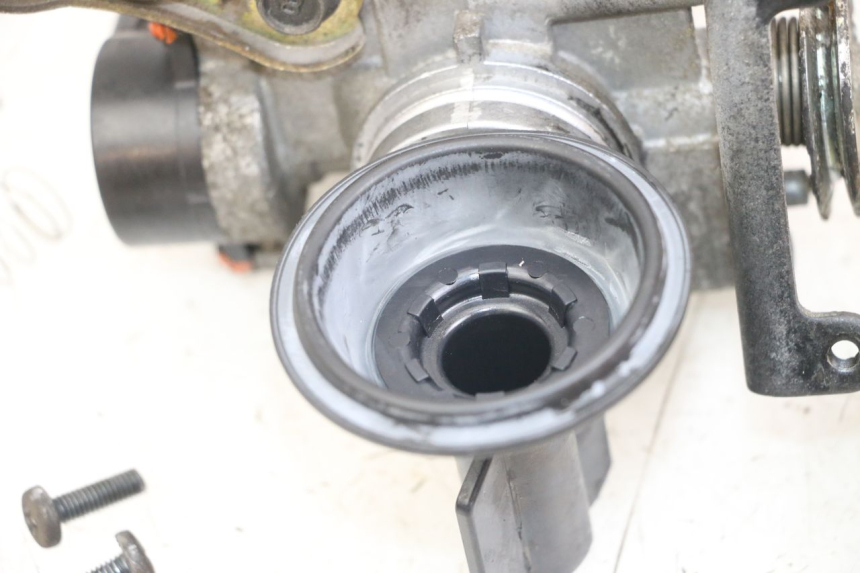 photo de INYECCIÓN YAMAHA X-MAX XMAX 250 (2006 - 2009) - Zoom sobre los componentes