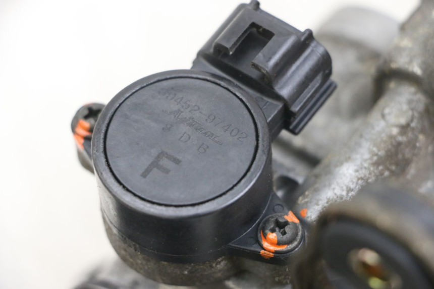 photo de INYECCIÓN YAMAHA X-MAX XMAX 250 (2006 - 2009) - Primer plano técnico