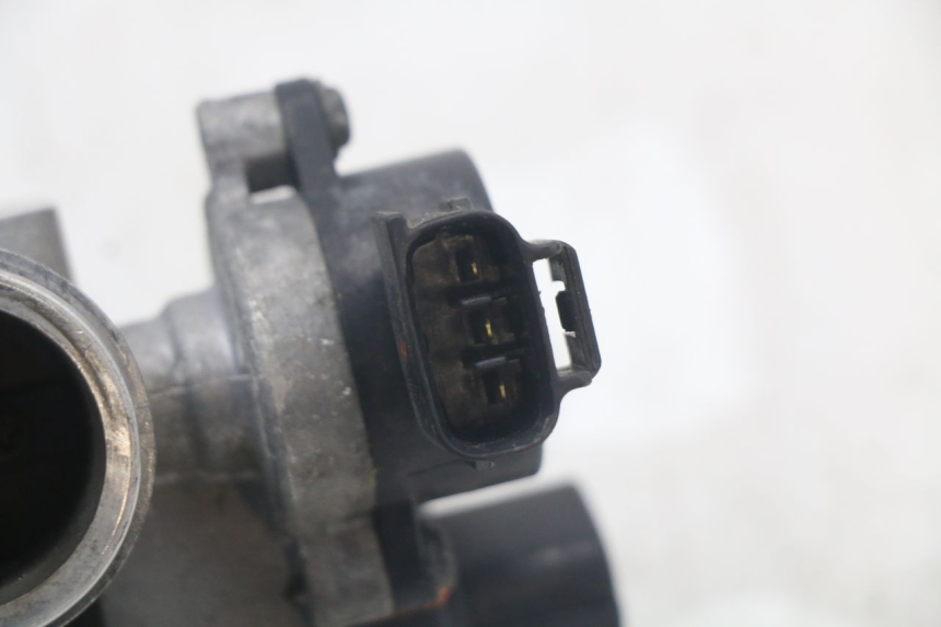 photo de INYECCIÓN YAMAHA XMAX X-MAX 125 (2006 - 2009) - Detalles de los puntos de fijación