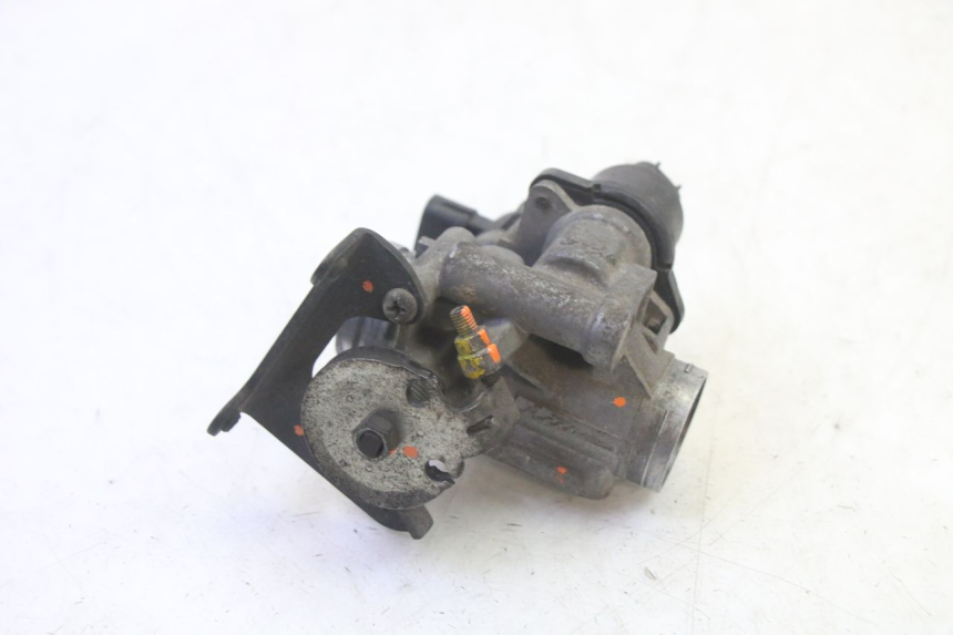 photo de INYECCIÓN YAMAHA X-MAX XMAX 125 (2010 - 2013) - Detalles de los puntos de fijación