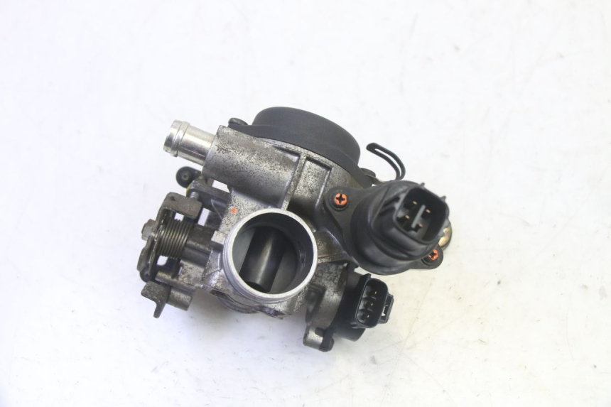 photo de INYECCIÓN YAMAHA X-MAX XMAX 250 (2006 - 2009) - Primer plano técnico